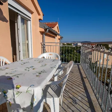 Guesthouse Bonaca 3* Srima