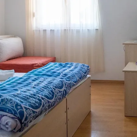 Guesthouse Bonaca 3* Srima