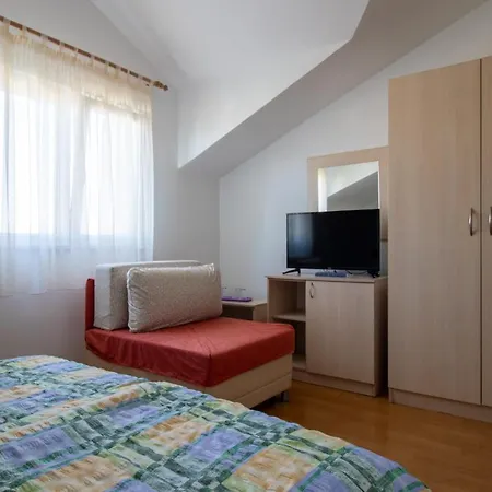 Guest house Guesthouse Bonaca 3*