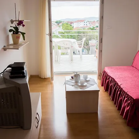 Guest house Guesthouse Bonaca 3*