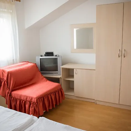 Guest house Guesthouse Bonaca 3*