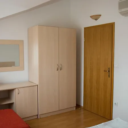 Guest house Guesthouse Bonaca 3*